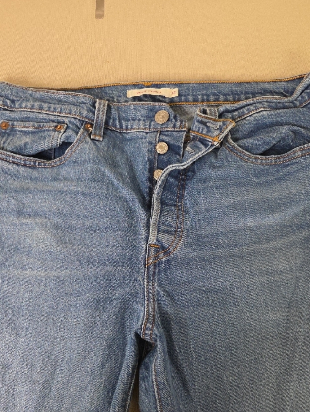 Levi's 32 Waist Wedgie Style / High Rise/ Loose In Legs - Picture 2 of 8